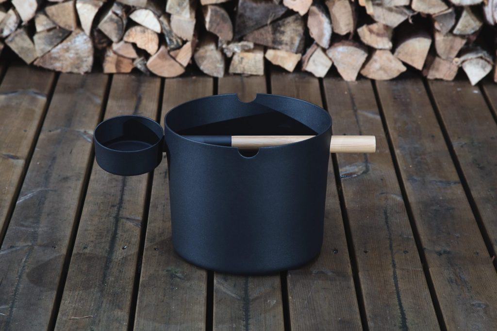 Kolo 1 Bucket and Ladle